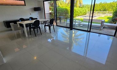CASA FRENTE A LAGUNA EN CANCUN 4 RECAMARAS COLDWELL BANKER