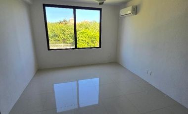 CASA FRENTE A LAGUNA EN CANCUN 4 RECAMARAS COLDWELL BANKER