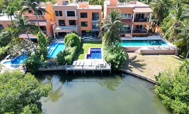 CASA FRENTE A LAGUNA EN CANCUN 4 RECAMARAS COLDWELL BANKER
