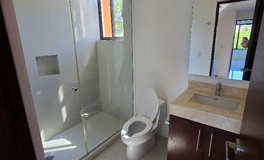 CASA FRENTE A LAGUNA EN CANCUN 4 RECAMARAS COLDWELL BANKER