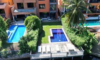 CASA FRENTE A LAGUNA EN CANCUN 4 RECAMARAS COLDWELL BANKER