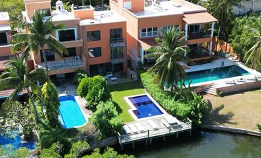 CASA FRENTE A LAGUNA EN CANCUN 4 RECAMARAS COLDWELL BANKER