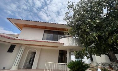 RENTO CASA EN TUMBACO CON SUITE INDEPENDIENTE