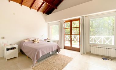 VENTA | CASA DE 4 AMB | BARRIO PRIVADO LAS PRUNAS