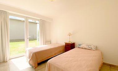 VENTA | CASA DE 4 AMB | BARRIO PRIVADO LAS PRUNAS