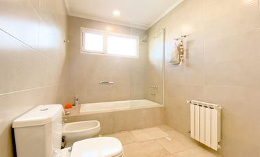 VENTA | CASA DE 4 AMB | BARRIO PRIVADO LAS PRUNAS
