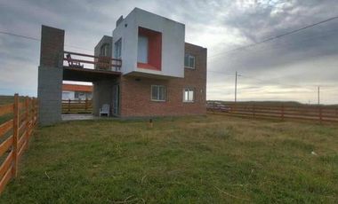 Casa en venta - 2 Dormitorios 1 Baño - Cochera - 300Mts2 - Mar del Sur