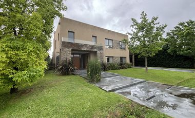 Casa en alquiler en Barrio La Lomada De Pilar, Pilar, GBA Norte