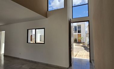 CASA EN PRIVADA  A 500 METROS DE PERIFERICO CON HABITACION EN PLANTA BAJA.