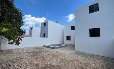 CASA EN PRIVADA  A 500 METROS DE PERIFERICO CON HABITACION EN PLANTA BAJA.