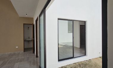 CASA EN PRIVADA  A 500 METROS DE PERIFERICO CON HABITACION EN PLANTA BAJA.