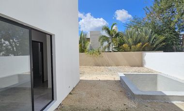 CASA EN PRIVADA  A 500 METROS DE PERIFERICO CON HABITACION EN PLANTA BAJA.