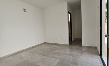 CASA EN PRIVADA  A 500 METROS DE PERIFERICO CON HABITACION EN PLANTA BAJA.