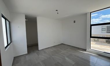 CASA EN PRIVADA  A 500 METROS DE PERIFERICO CON HABITACION EN PLANTA BAJA.