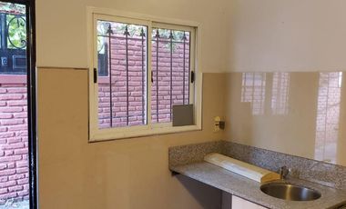 Casa en venta - 3 Dormitorios 2 Baños - Cocheras - 340Mts2 - Ituzaingó
