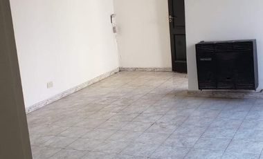 Casa en venta - 3 Dormitorios 2 Baños - Cocheras - 340Mts2 - Ituzaingó