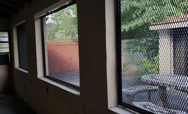 Casa en venta - 3 Dormitorios 2 Baños - Cocheras - 340Mts2 - Ituzaingó