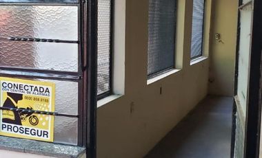 Casa en venta - 3 Dormitorios 2 Baños - Cocheras - 340Mts2 - Ituzaingó