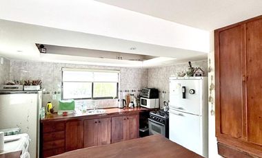 Casa estilo cabaña en Venta. 3 dormitorios. 2 plantas. Salida al río. Barrio cerrado Yacht Club Guazú
