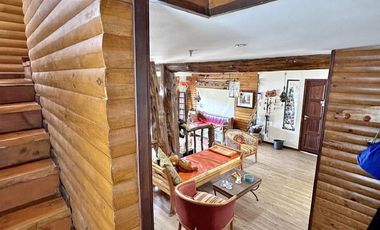 Casa estilo cabaña en Venta. 3 dormitorios. 2 plantas. Salida al río. Barrio cerrado Yacht Club Guazú