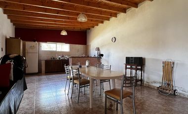 Casaquinta en venta en Etcheverry La Plata