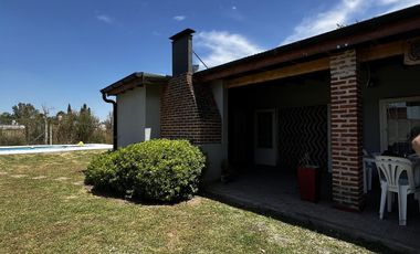 Casaquinta en venta en Etcheverry La Plata
