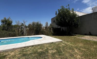 Casaquinta en venta en Etcheverry La Plata