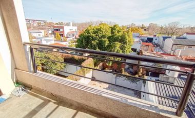 Venta  Departamento en Lanús Este 2 ambientes con balcón al contrafrente