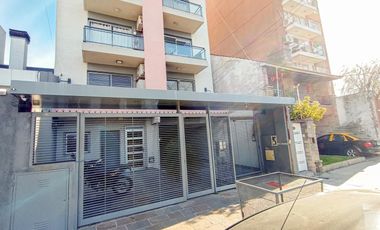 Venta  Departamento en Lanús Este 2 ambientes con balcón al contrafrente
