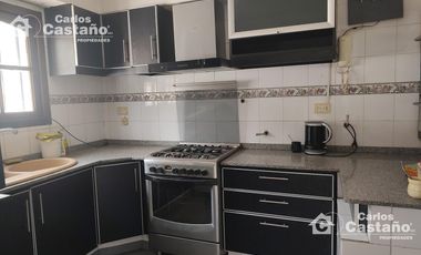 Importante Planta Alta con Entrada Independiente, 6 Amb. (Ideal uso Comercial o Vivienda)