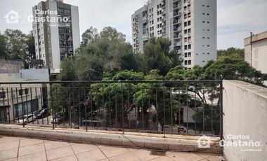 Importante Planta Alta con Entrada Independiente, 6 Amb. (Ideal uso Comercial o Vivienda)