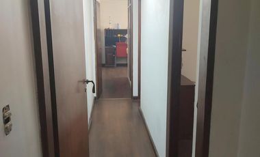 Importante Planta Alta con Entrada Independiente, 6 Amb. (Ideal uso Comercial o Vivienda)