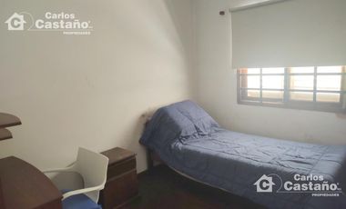Importante Planta Alta con Entrada Independiente, 6 Amb. (Ideal uso Comercial o Vivienda)