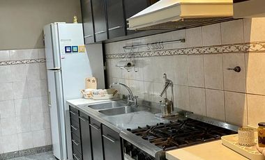 Casa en Berazategui en Venta mas Casa al Fondo. Toma Depto en Parte de Pago. Sobre Avenida Mitre.