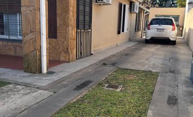 Casa en Berazategui en Venta mas Casa al Fondo. Toma Depto en Parte de Pago. Sobre Avenida Mitre.