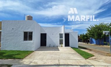 Venta de Casa de 1 Planta en Esquina frente a Jardín en Villa de Álvarez