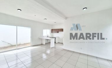 Venta de Casa de 1 Planta en Esquina frente a Jardín en Villa de Álvarez