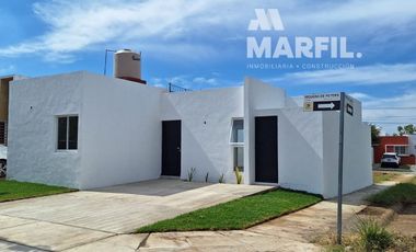 Venta de Casa de 1 Planta en Esquina frente a Jardín en Villa de Álvarez