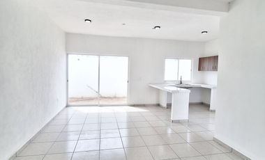 Venta de Casa de 1 Planta en Esquina frente a Jardín en Villa de Álvarez