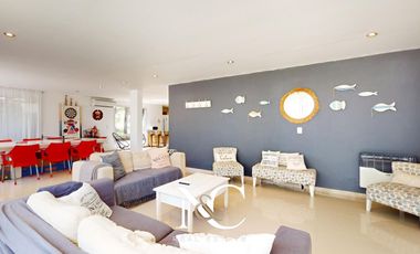 Casa en venta en Costa Esmeralda fondo cancha golf