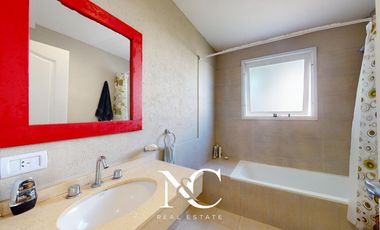 Casa en venta en Costa Esmeralda fondo cancha golf