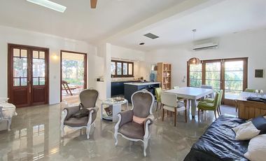 Casa de dos dormitorios en venta en  Sol Del Parana