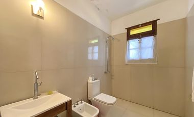 Casa de dos dormitorios en venta en  Sol Del Parana
