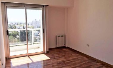 Departamento de 2 Dormitorios - Semipiso - 90 m2 - con COCHERA cubierta