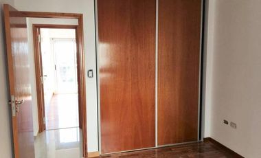 Departamento de 2 Dormitorios - Semipiso - 90 m2 - con COCHERA cubierta