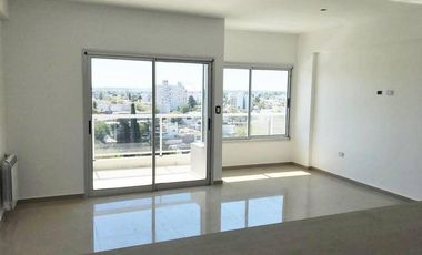 Departamento de 2 Dormitorios - Semipiso - 90 m2 - con COCHERA cubierta