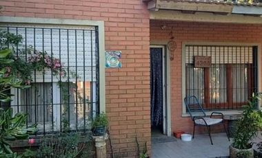 Casa en venta - 2 Dormitorios 1 Baño - Cochera - 965Mts2 - San Clemente del Tuyú