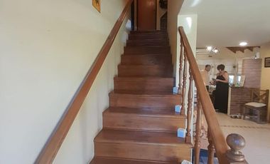 Hermosa Casa de Dos Plantas en Venta en un solo lote Country BAnco Provincia, Moreno.