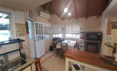 Hermosa Casa de Dos Plantas en Venta en un solo lote Country BAnco Provincia, Moreno.