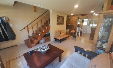 Hermosa Casa de Dos Plantas en Venta en un solo lote Country BAnco Provincia, Moreno.